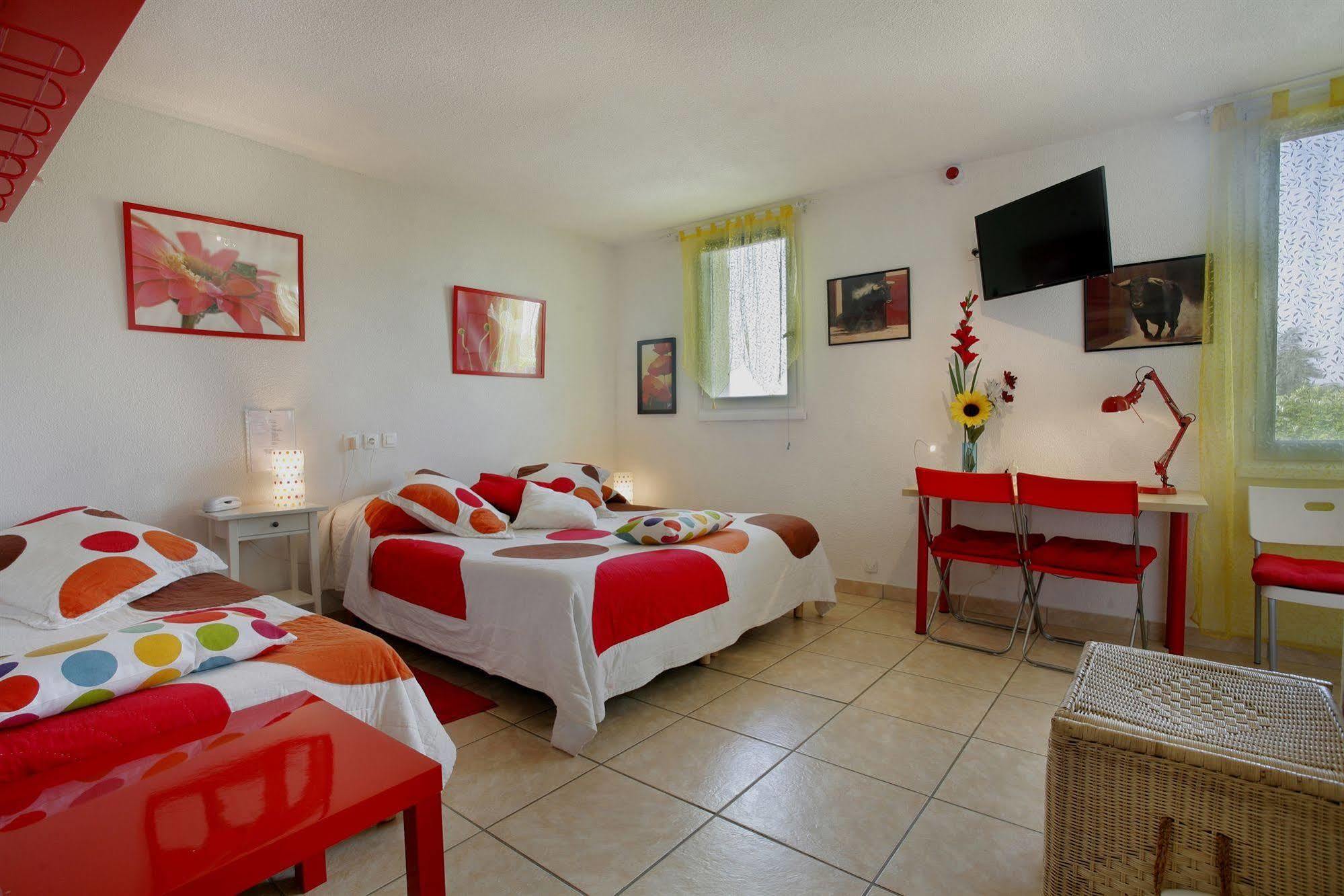 Logis Hotel Corintel Bordeaux Est Tresses Exterior foto