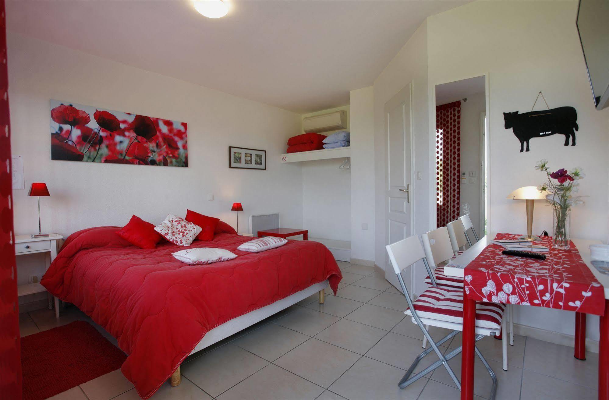 Logis Hotel Corintel Bordeaux Est Tresses Exterior foto