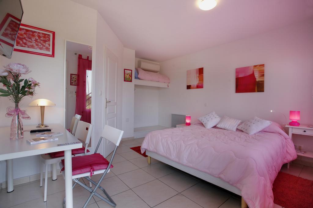 Logis Hotel Corintel Bordeaux Est Tresses Exterior foto