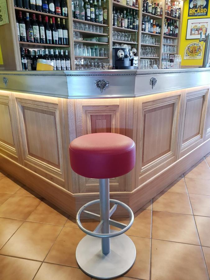 Logis Hotel Corintel Bordeaux Est Tresses Exterior foto